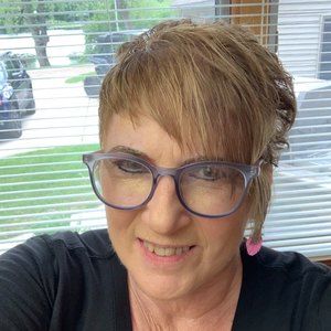 Meet your Posher, Nora